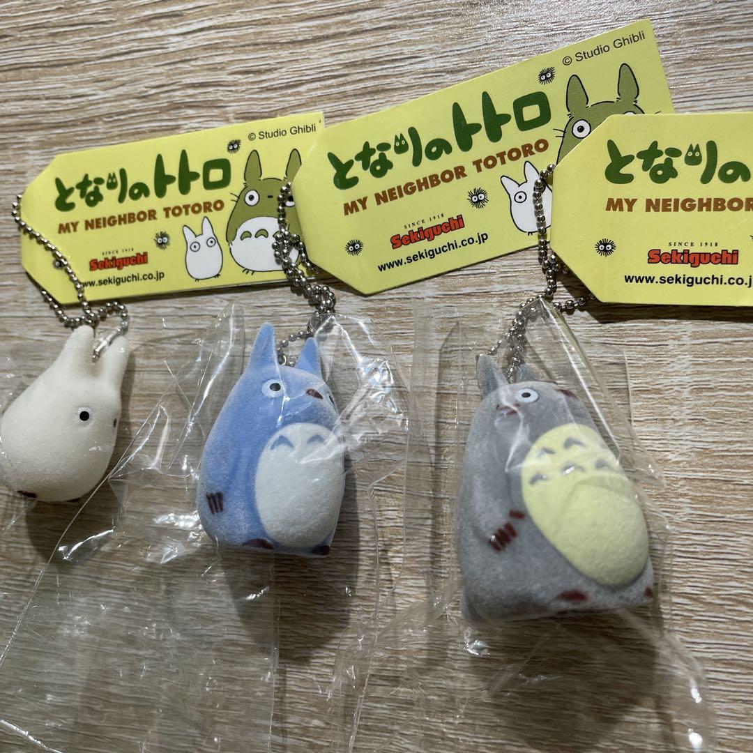 新品未使用品　となりのトトロ メイ マスコットキーホルダー 　コミニカ ジブリ となりのトトロ メイガニ マスコット キーボールチェーン