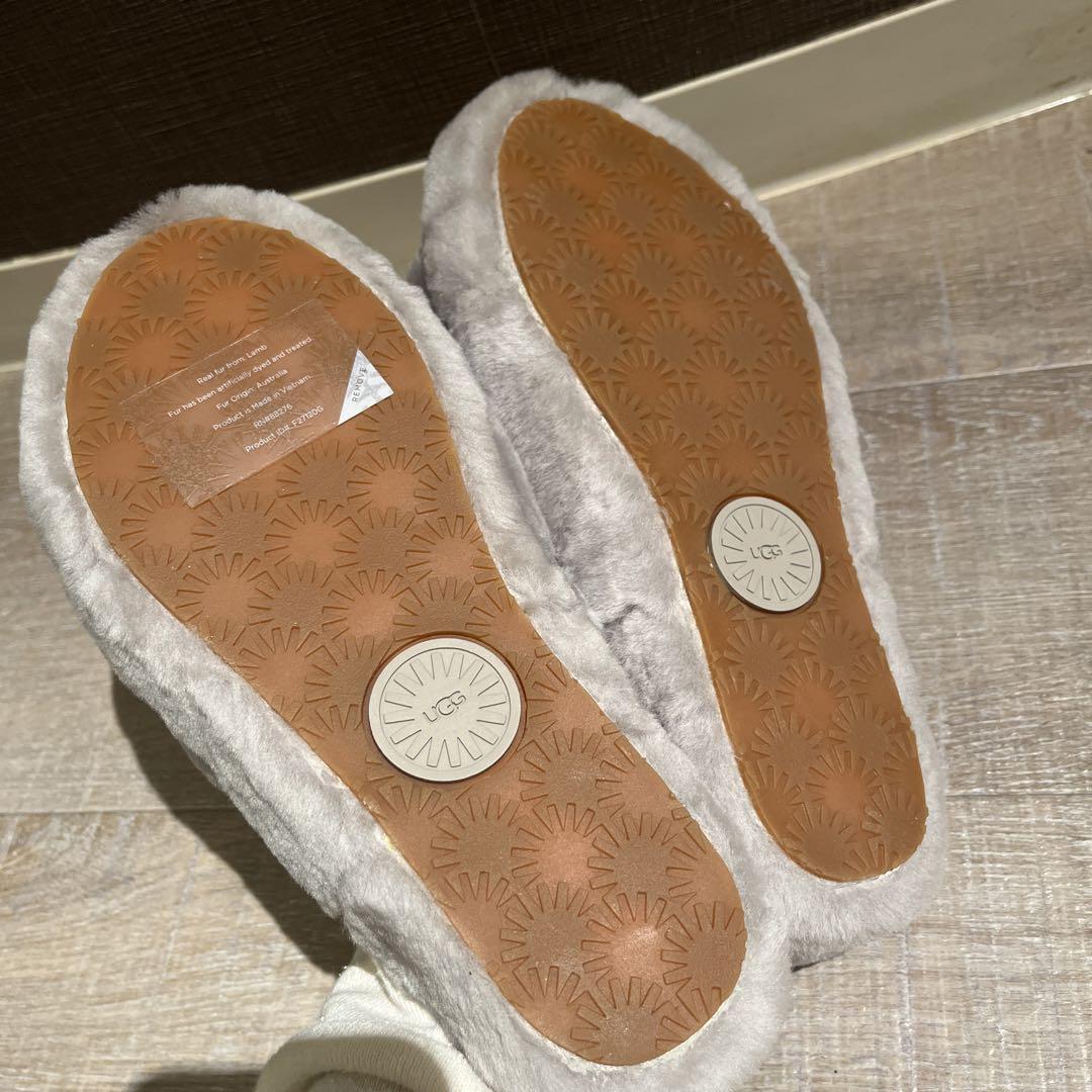【新品未使用】UGG ファーサンダル　ugg FLUFF YEAH SLIDE