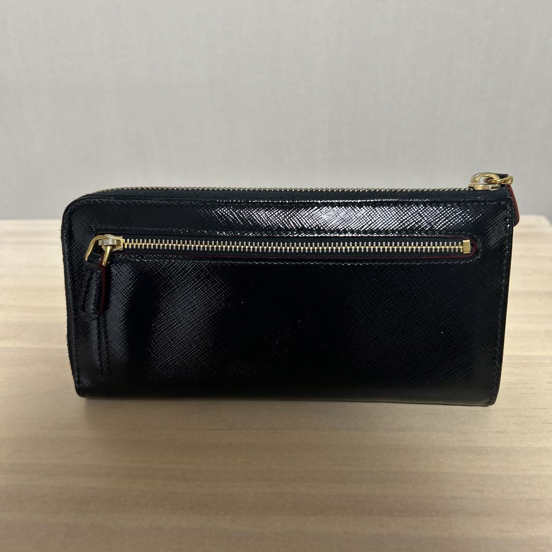 プラダ 長財布