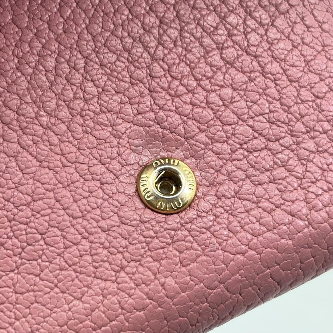 miumiu マドラス ラブレター 三つ折り財布 ピンク コンパクト ロゴ金具
