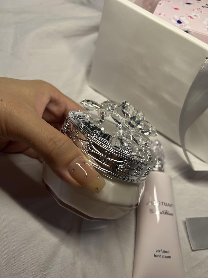 JILL STUART ボディクリーム ハンドクリーム　花柄パッケージ