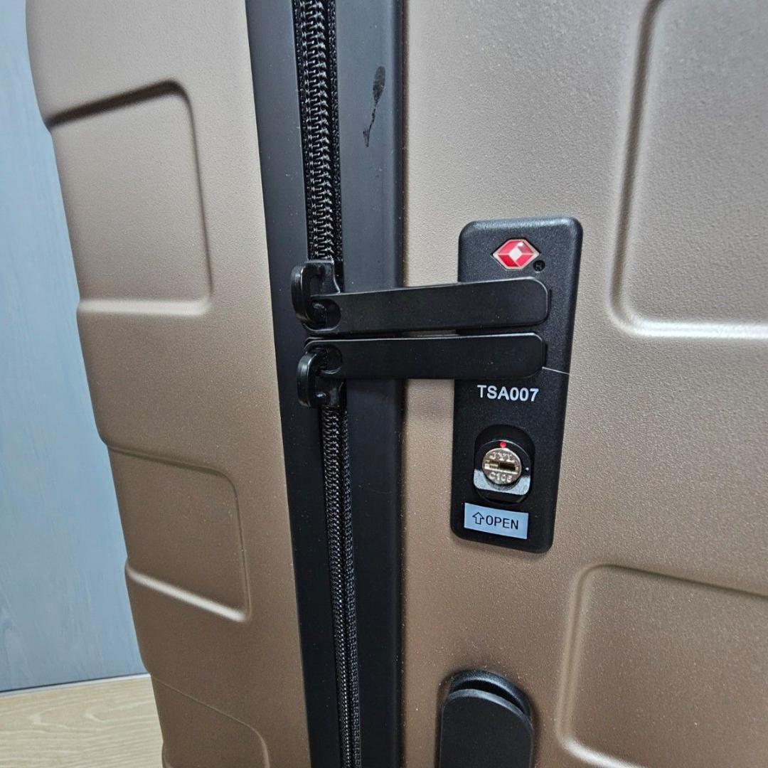 無印良品 ハードキャリーケース　大容量 75L ベージュTSAロック付き