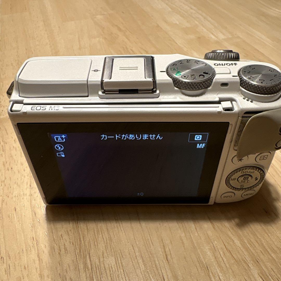 【ジャンク品】Canon EOS M3 ホワイト ミラーレスカメラ