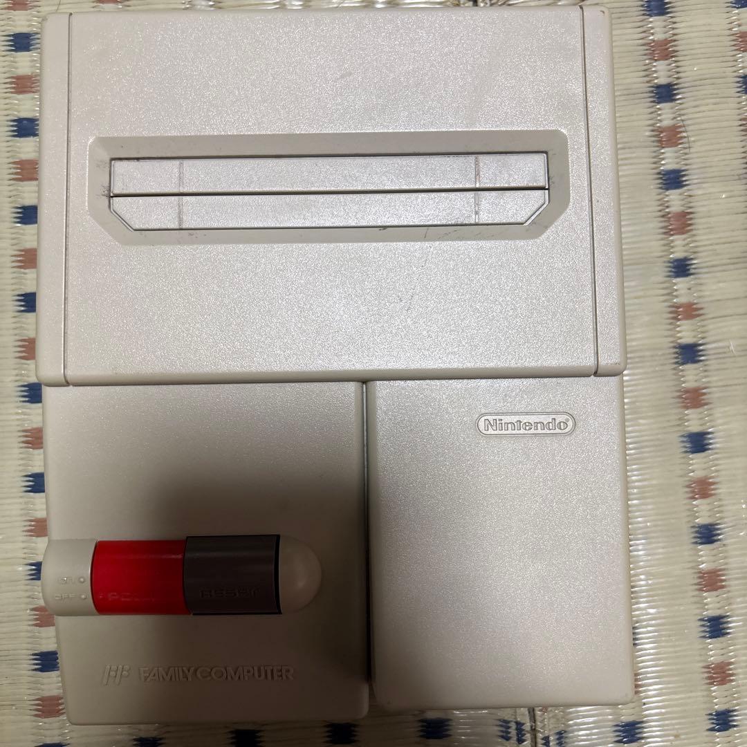 ニューファミコン ジャンク傷や汚れあり