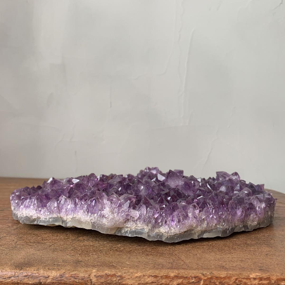 アメジスト　紫水晶　クラスター　結晶　原石　台座付き　鉱物標本　大粒　2kg