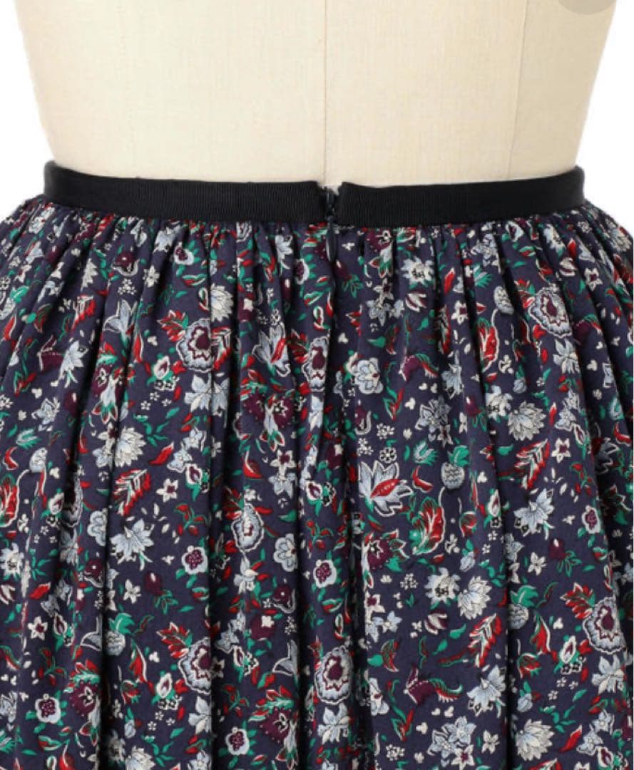 【美品】Drawer フラワープリント ロングスカート 小花柄 シルク100% 【美品】Drawer フラワープリント ロングスカート 小花柄 シルク100%