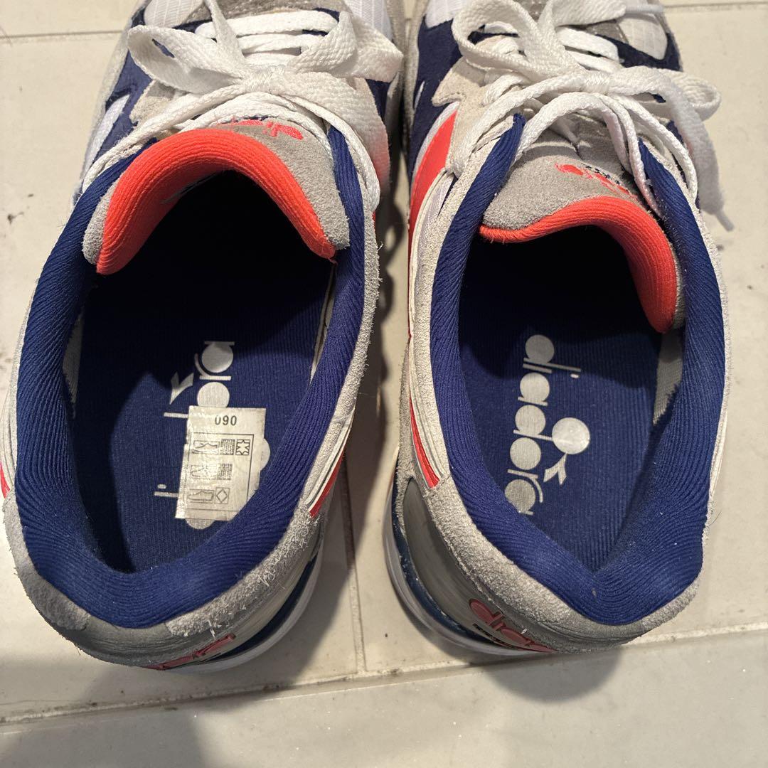 diadora N9002 ホワイト グレー オレンジ ブルー スニーカー