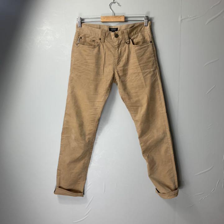【美品　バーバリーブラックレーベル　コーデュロイ　細身　パンツ　ノバチェック】