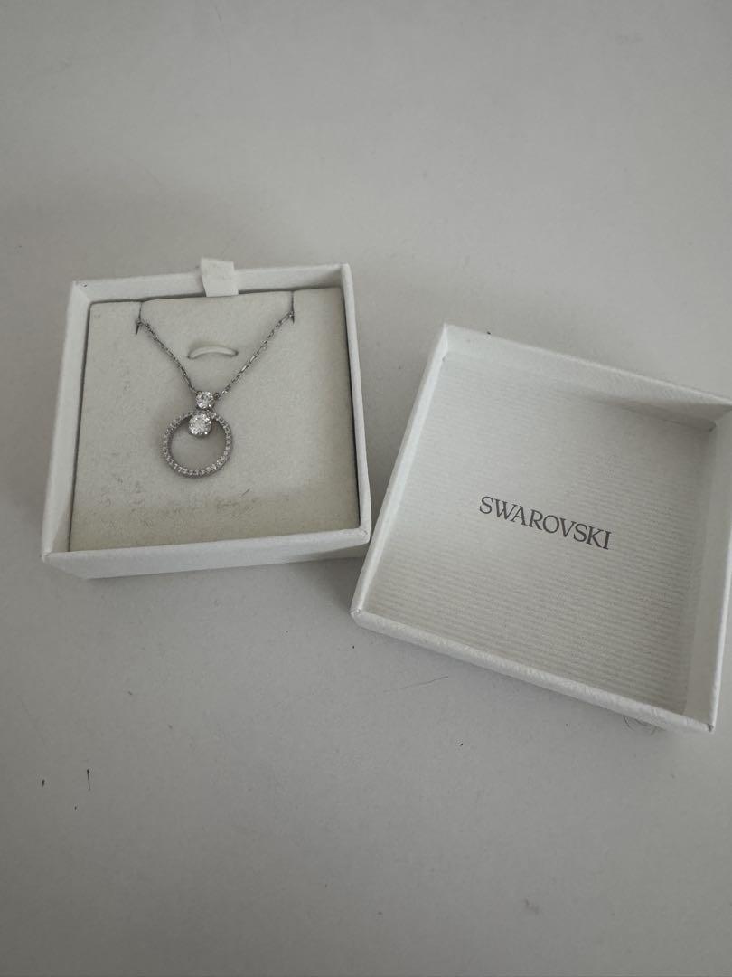 Swarovski クリスタルペンダントネックレス