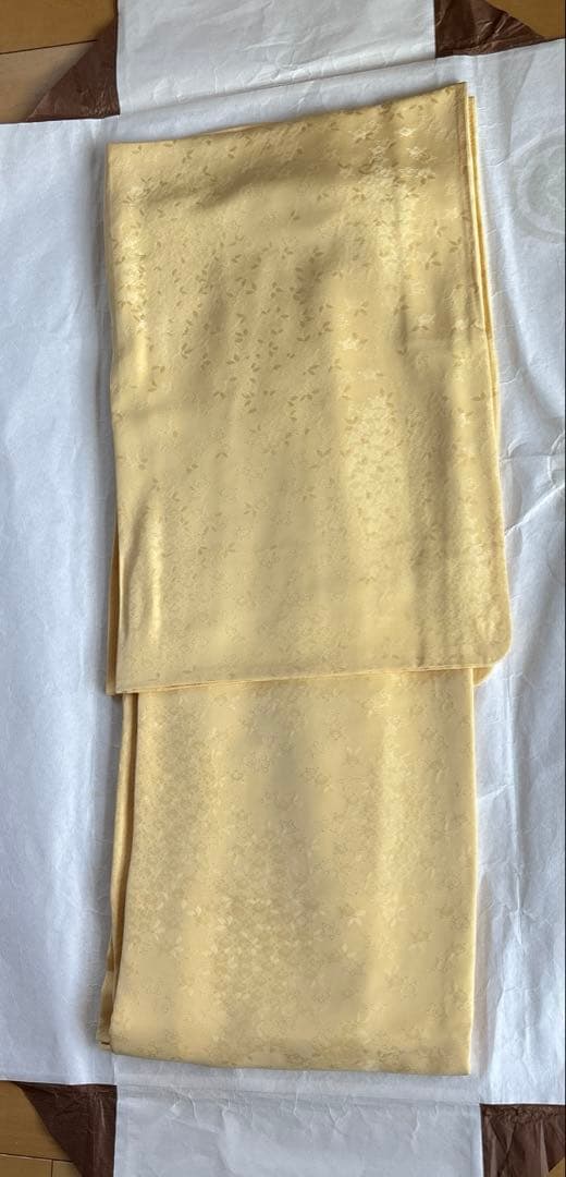 たまご色 丹後縮緬正絹 洒落 色無地 袷バチ衿手縫い仕立て たまご色 丹後縮緬正絹 洒落 色無地 袷バチ衿手縫い仕立て