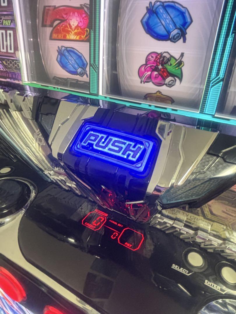 【送料無料】 パチスロ ギルティクラウン　実機　コイン不要機付き　【家スロ】