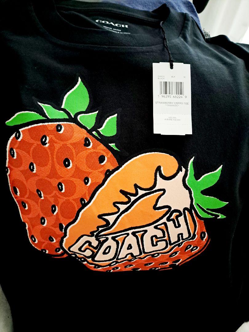 COACH　新品・タグ付き！ストロベリークロップドTシャツ　ブラック　サイズM COACH 新品・タグ付き！ストロベリークロップドTシャツ ブラック