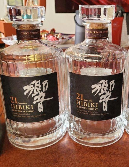 サントリー ウイスキー 響21年 空瓶 700ml 当社の サントリー ウイスキー 響21年 17年 700ml 空瓶2本 その他