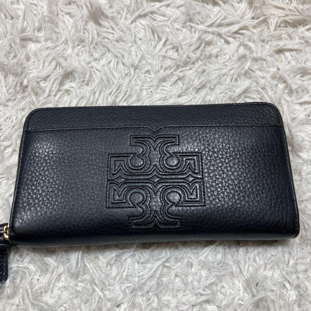 極美品 トリーバーチ 長財布 ラウンドファスナー エンボスロゴ 黒 本革