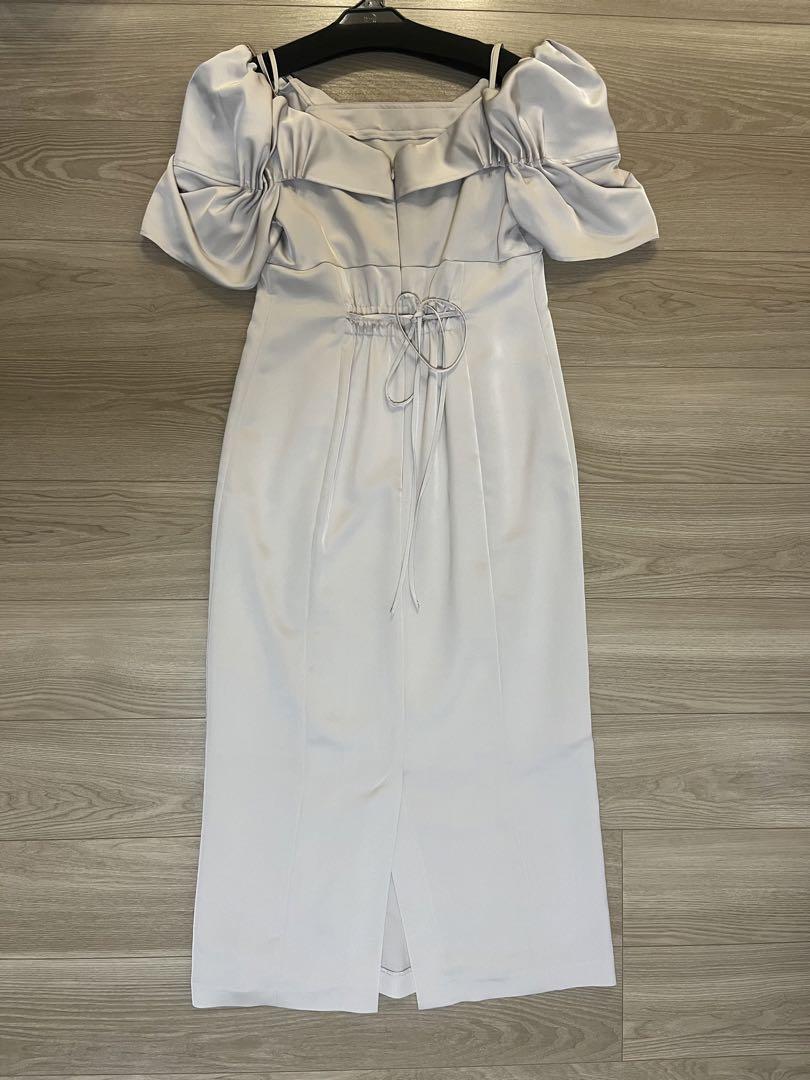 【値下げ中】タックドレープオフショルサテンドレス