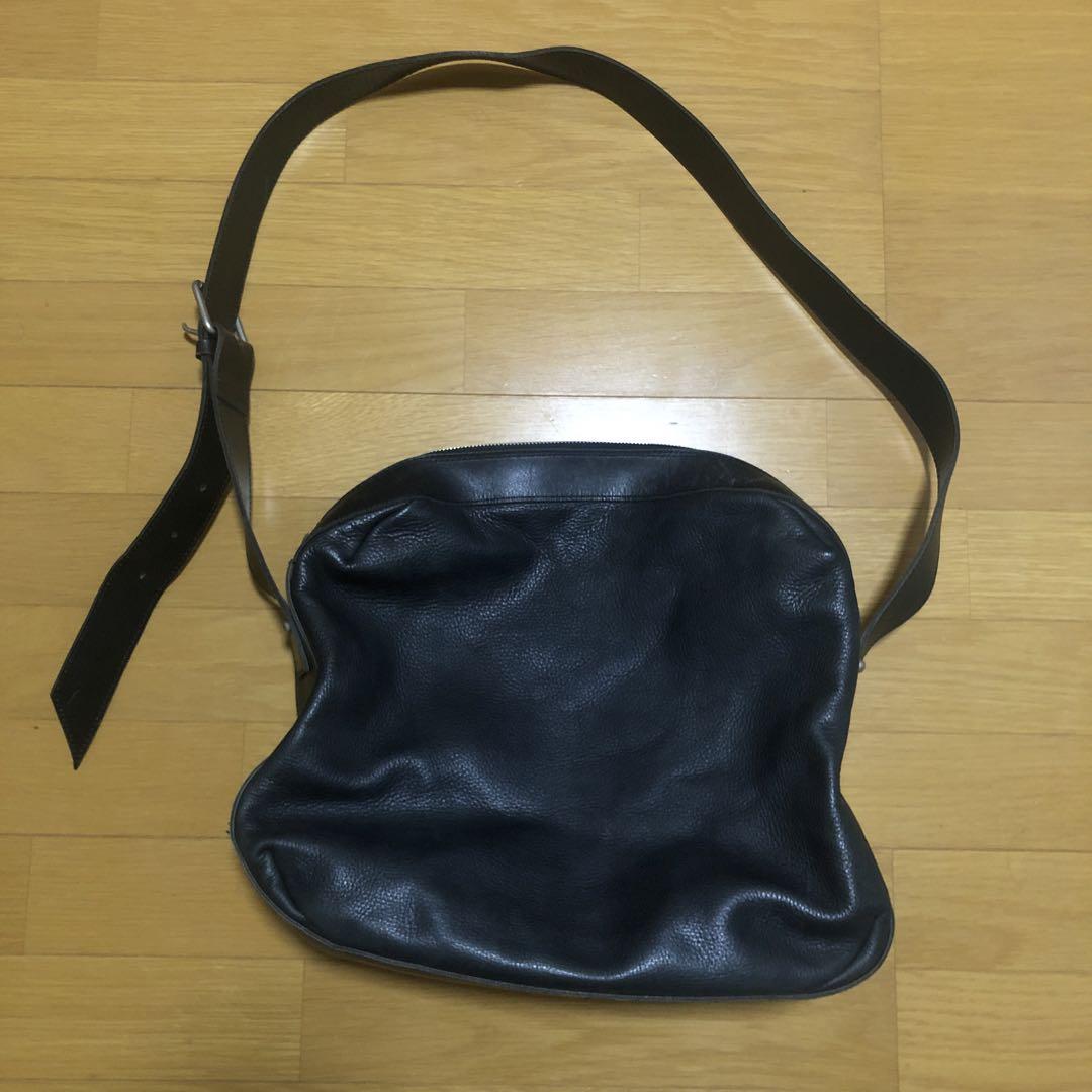憧れの ワイズフォーメン 大きめ 黒のショルダーバッグ 本革 バッグ