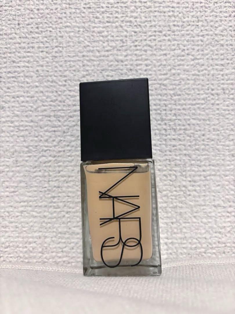 NARS ライトリフレクティングファンデーション