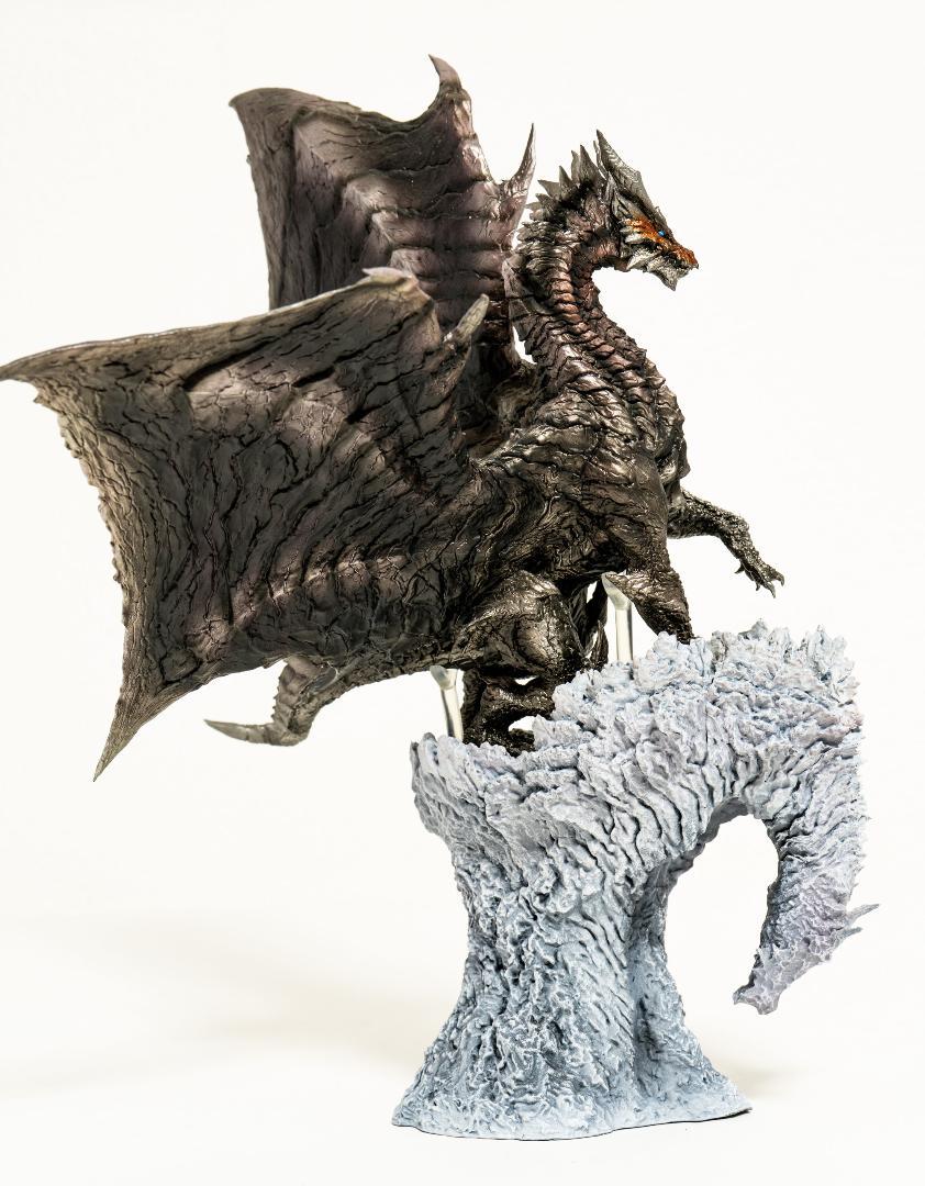 クリエイターズモデル　鋼龍 クシャルダオラ　フィギュア復刻版