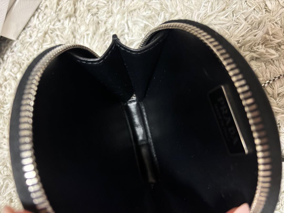 プラダ　チェーンバッグ黒