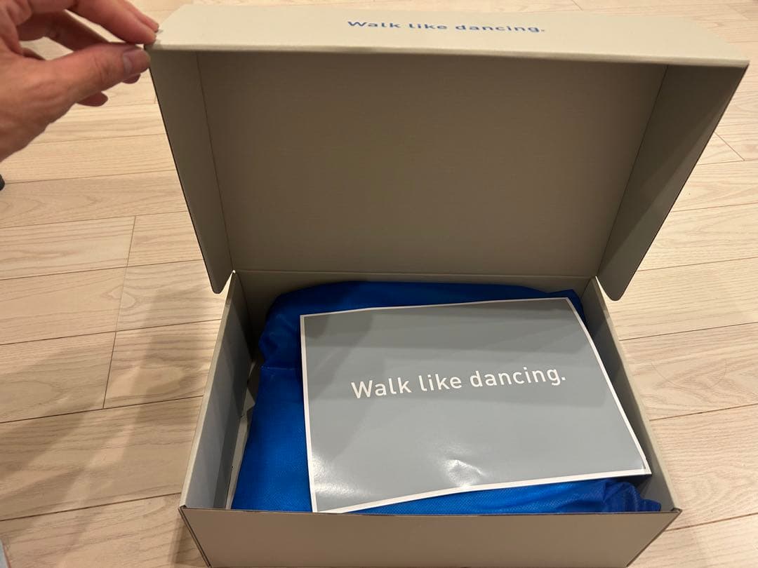 【新品未使用】にゅ～ず『トリコロール』10周年記念モデル27.5cmのスニーカー