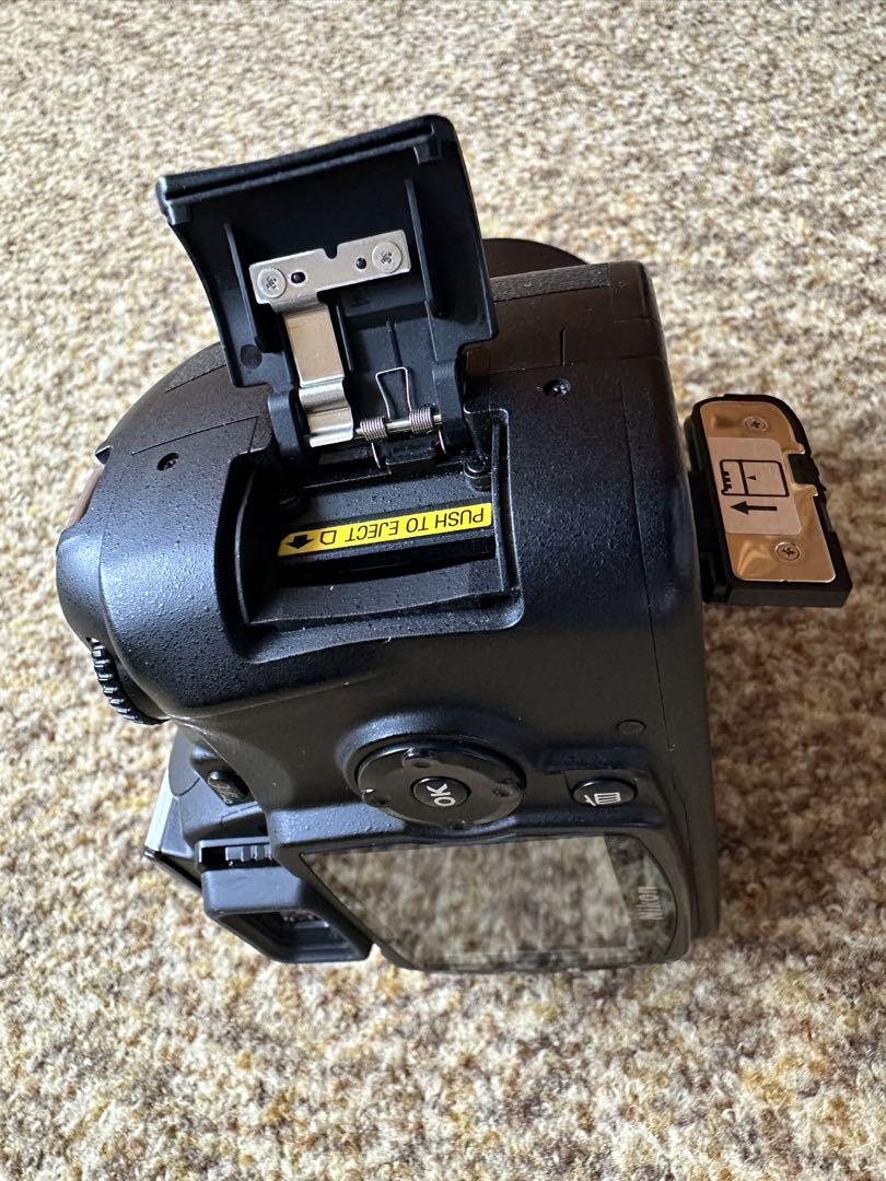 Nikon D40 レンズ付き+バッテリー+充電器