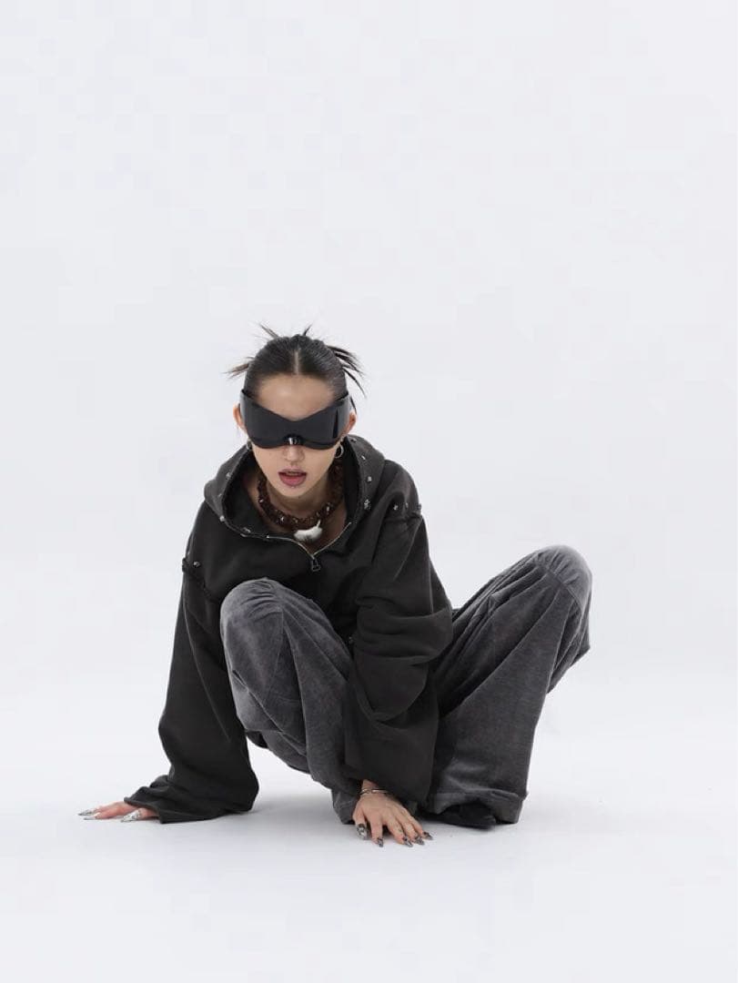 【即配送】Fuzzykon ボトルスタッズダメージ加工オーバーサイズフーディ 【即配送】Fuzzykon ボトルスタッズダメージ加工オーバーサイズフーディ