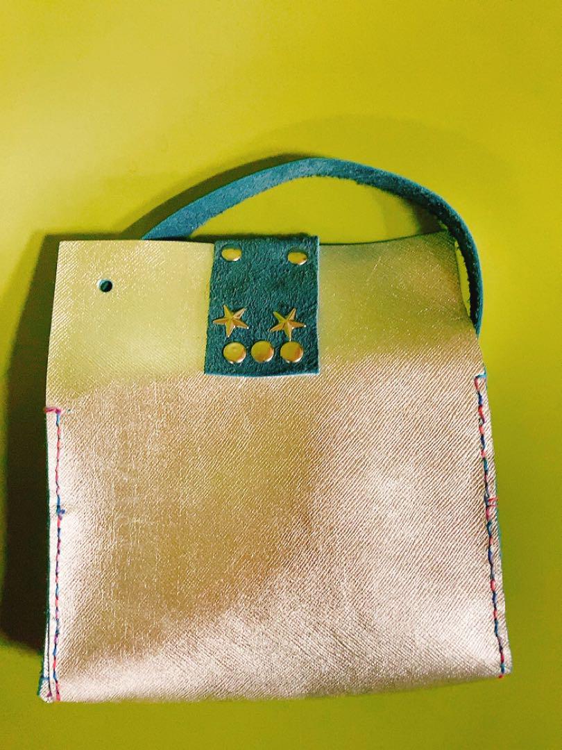 革　ポーチ　化粧　ハンドメイド　ブルーとシルバー