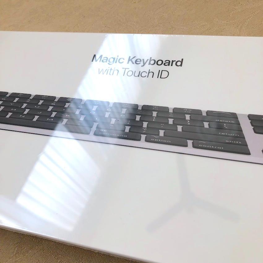 MAGIC KEYBOARD