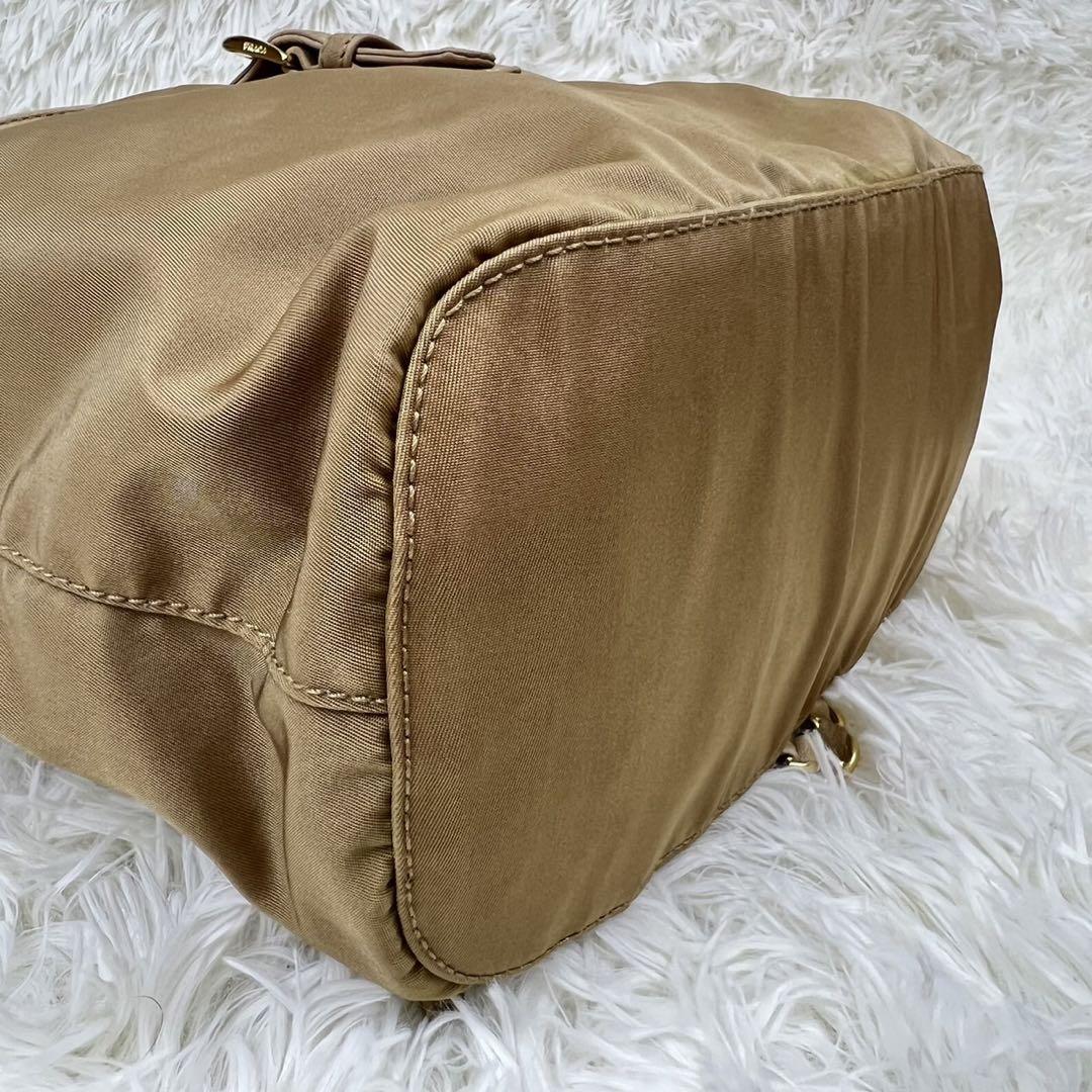 希少品✨️ プラダ 三角ロゴ チェーン バックパック リュック 希少品✨️ プラダ 三角ロゴ チェーン バックパック リュック