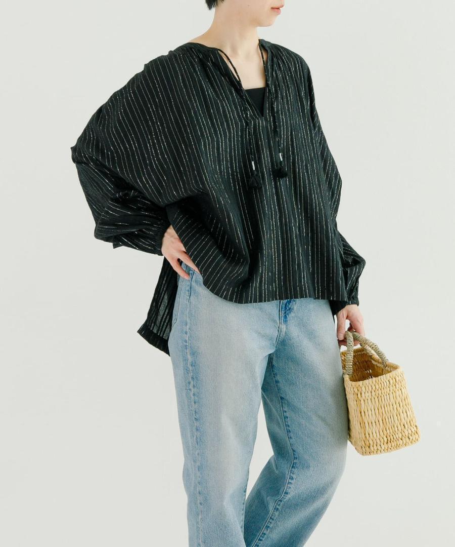 極美品✨定価１.４万❤️　黒　アーバンリサーチ　ラメストライプチュニックブラウストップス