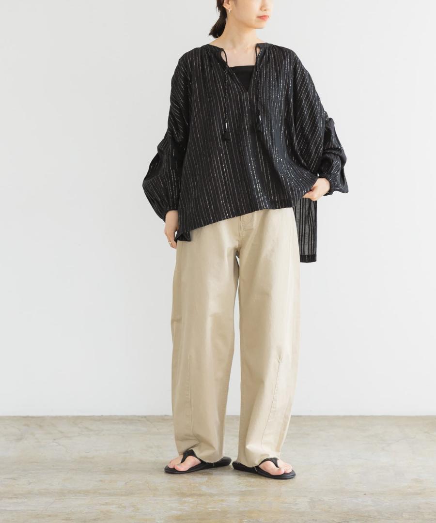 極美品✨定価１.４万❤️　黒　アーバンリサーチ　ラメストライプチュニックブラウス