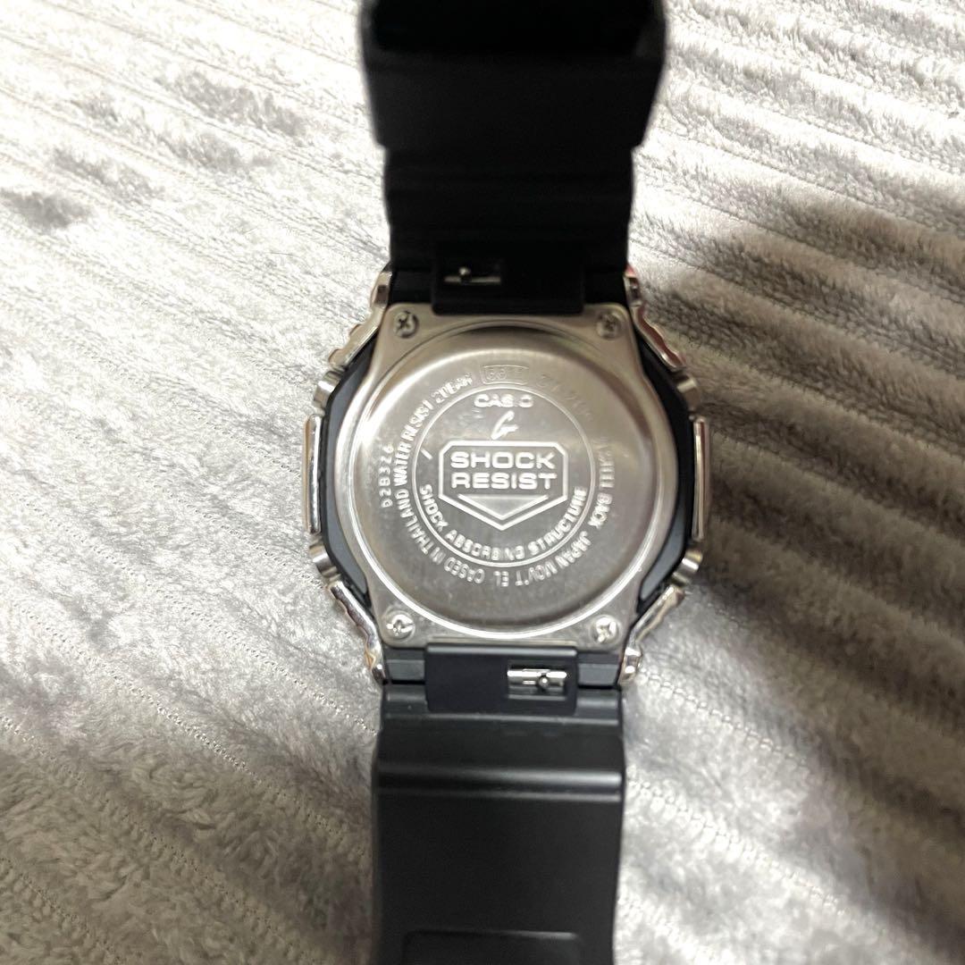CASIO G-SHOCK GM-2100 メタルカバード ブラック/シルバー