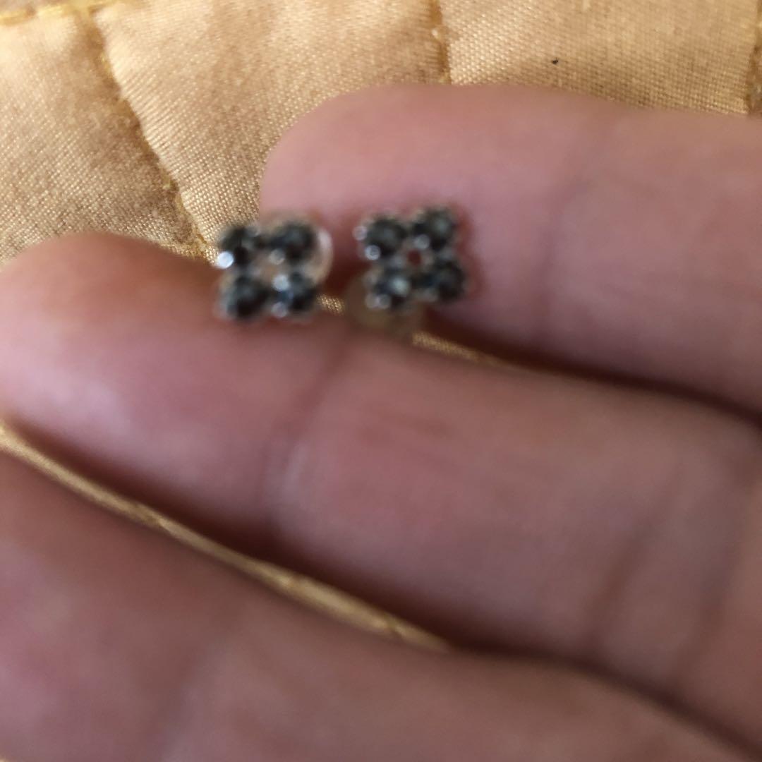 k10 ブラックダイヤピアス