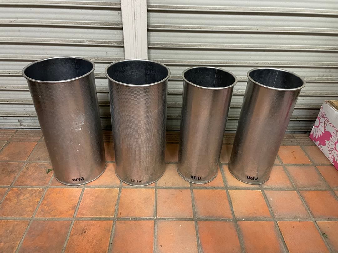 花桶 ステンレス製円筒形容器4個セット目立った傷や汚れなし