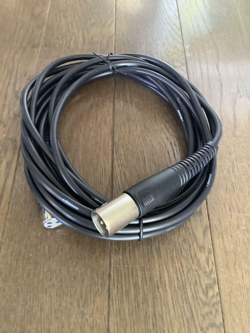 Audiobox GO オーディオインターフェイスとXLRケーブル
