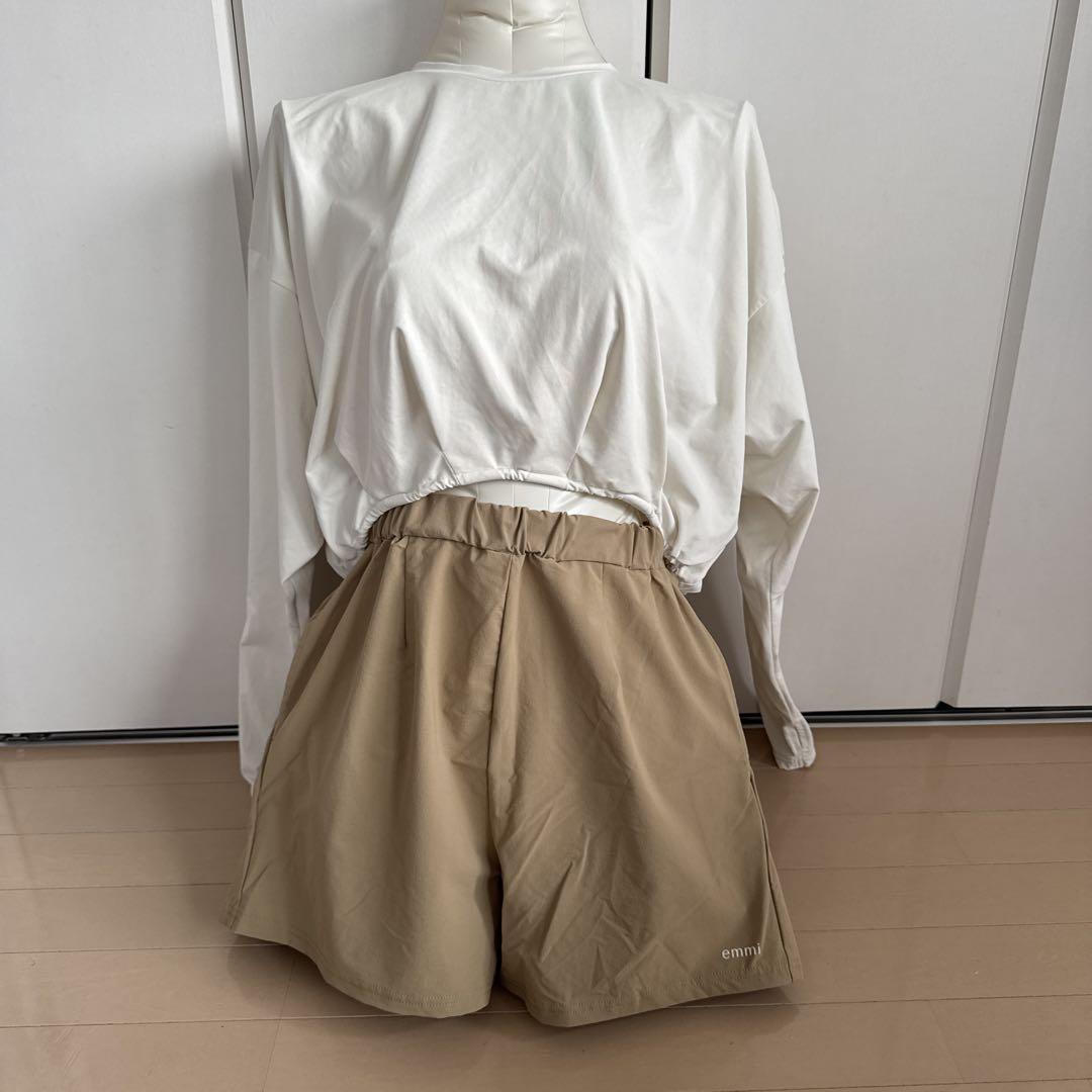emmi ラッシュガードスイムウェア