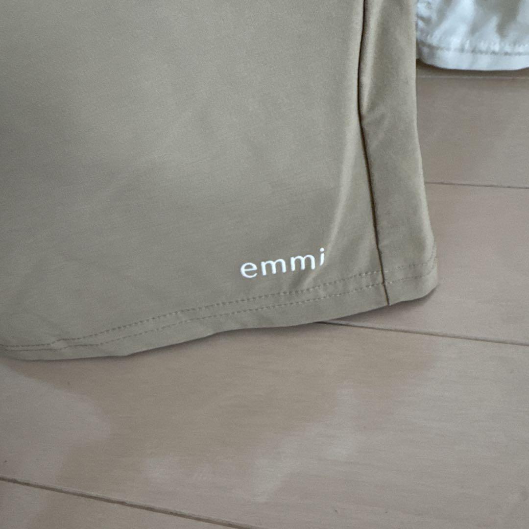 emmi ラッシュガードスイムウェア