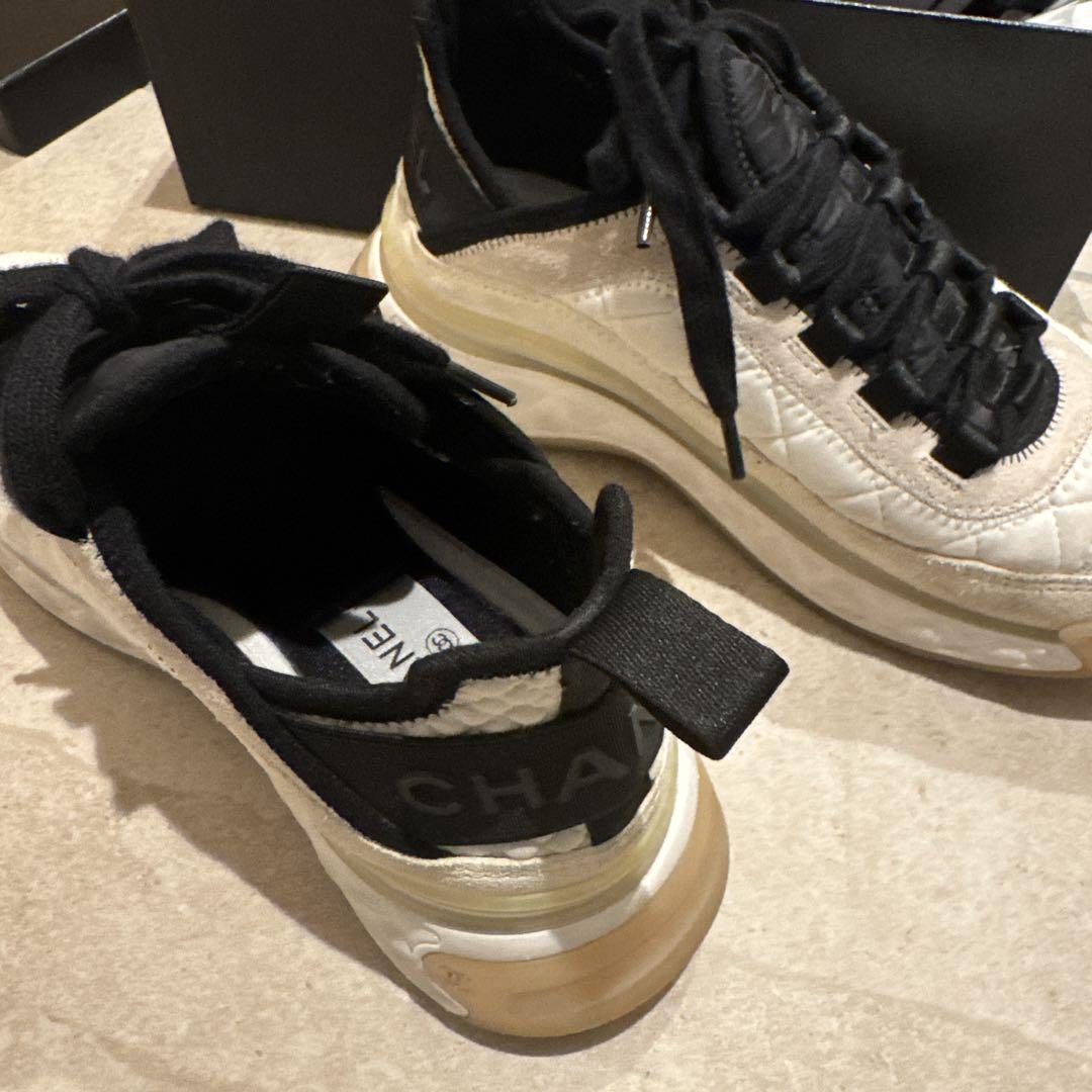CHANEL キルティングスニーカー
