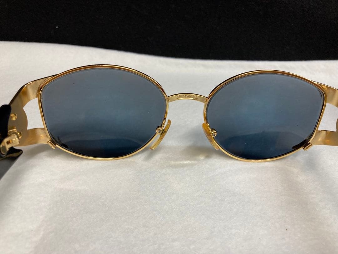 Versace ゴールド ブラック サングラス Versace ゴールド ブラック サングラス