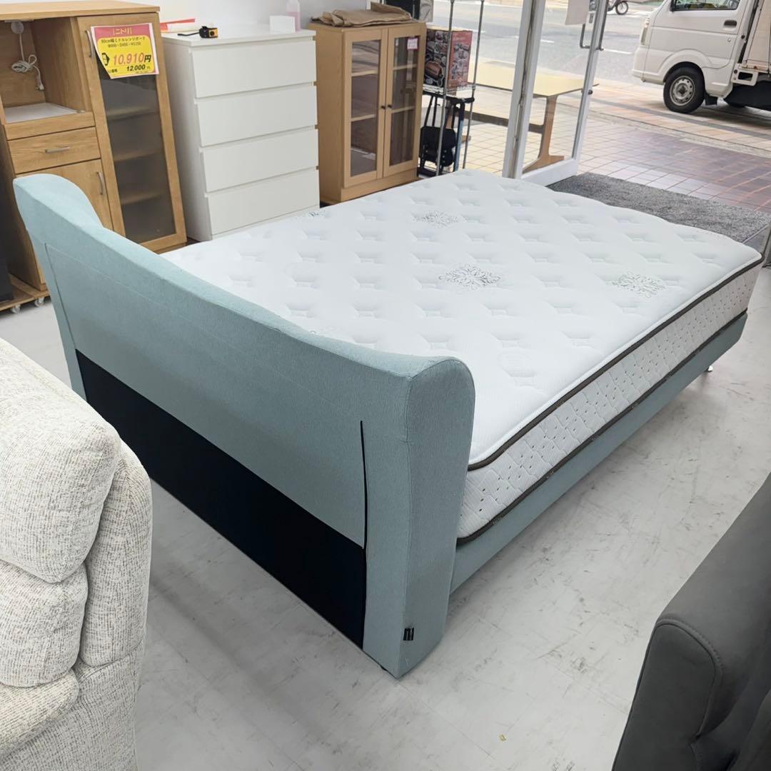 クイーンベッド