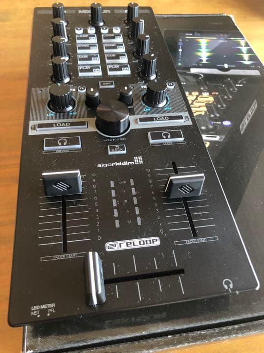 新しい到着 ○Reloop Mixtour iOS/Android対応 DJコントローラー○ DJ
