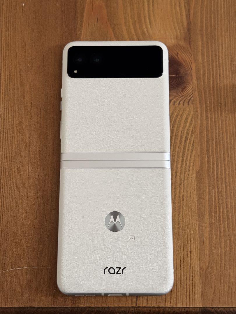 未使用品 Motorola Razr40 折りたたみスマホ