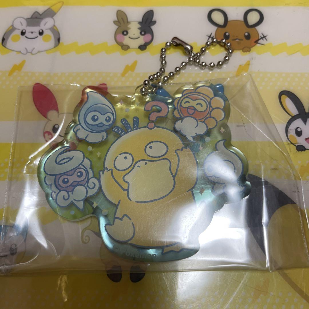 ポケモン コダック アクリルチャーム - メルカリ