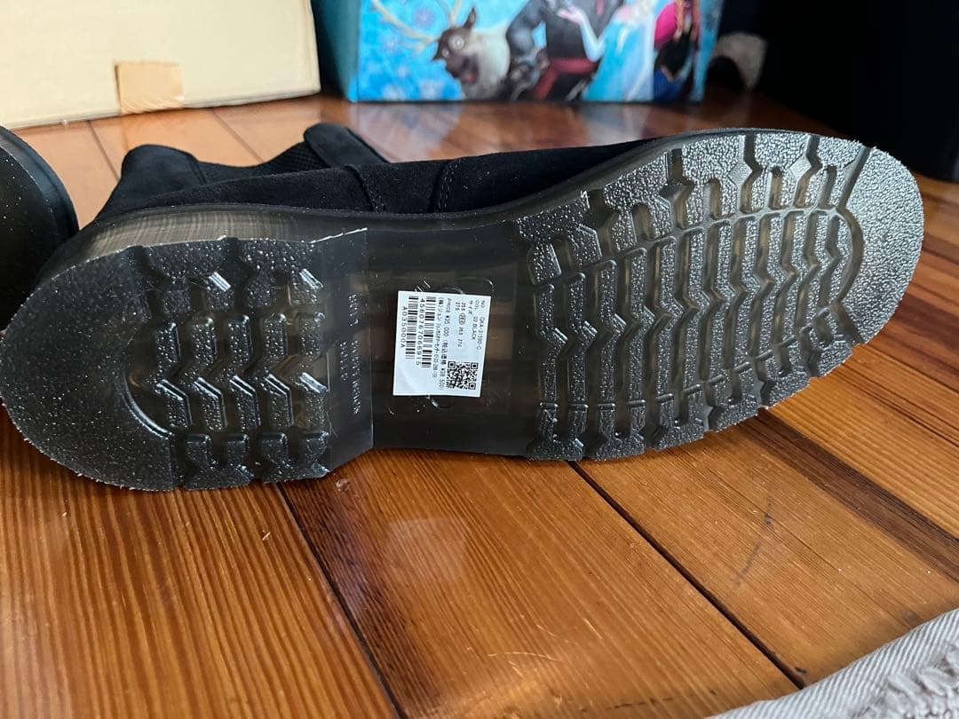 新品スエードサイドゴアブーツSOLOVAIR for ADAM ET ROPE 新品スエードサイドゴアブーツSOLOVAIR for ADAM ET ROPE