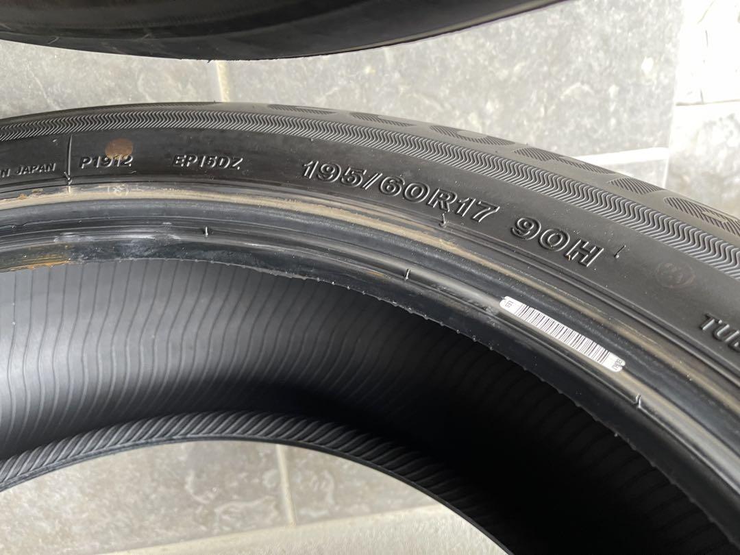 ブリヂストン 195/60R17 夏タイヤ　ほぼ未使用