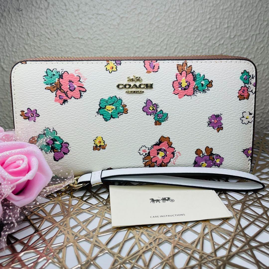 新商品　COACH 長財布　 レザー　カーラー　ホワイト　花飾り