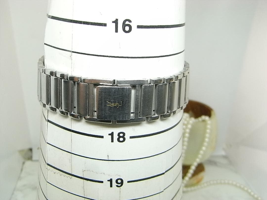 ヴィンテージ イブサンローラン YSL文字盤 スクエア ボーイズ ウォッチ ヴィンテージ イブサンローラン YSL文字盤 スクエア ボーイズ ウォッチ