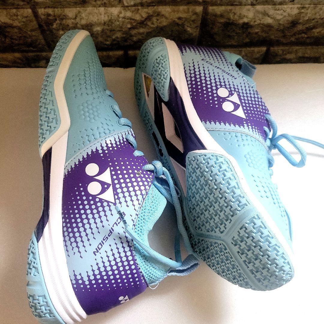 YONEX バドミントンシューズ ２３・５cm