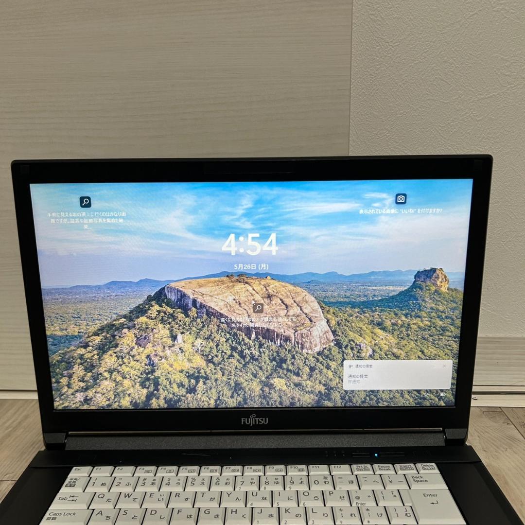 【感謝価格】 美品・高コスパ！】15.6型/Core-i5第8世代/8G/SSD256GB ノートPC Windowsノート本体