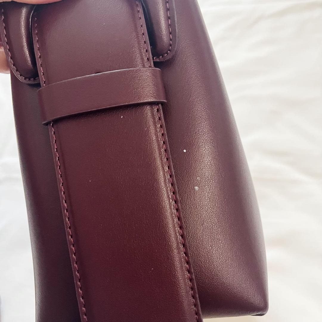 Arket LEATHER CROSSBODY BAG
